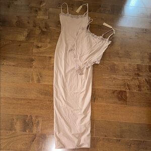 SKIMS FITS EVERYBODY LACE LONG SLIP DRESS, CAMI BODYSUIT SIENNA XS/SMALL